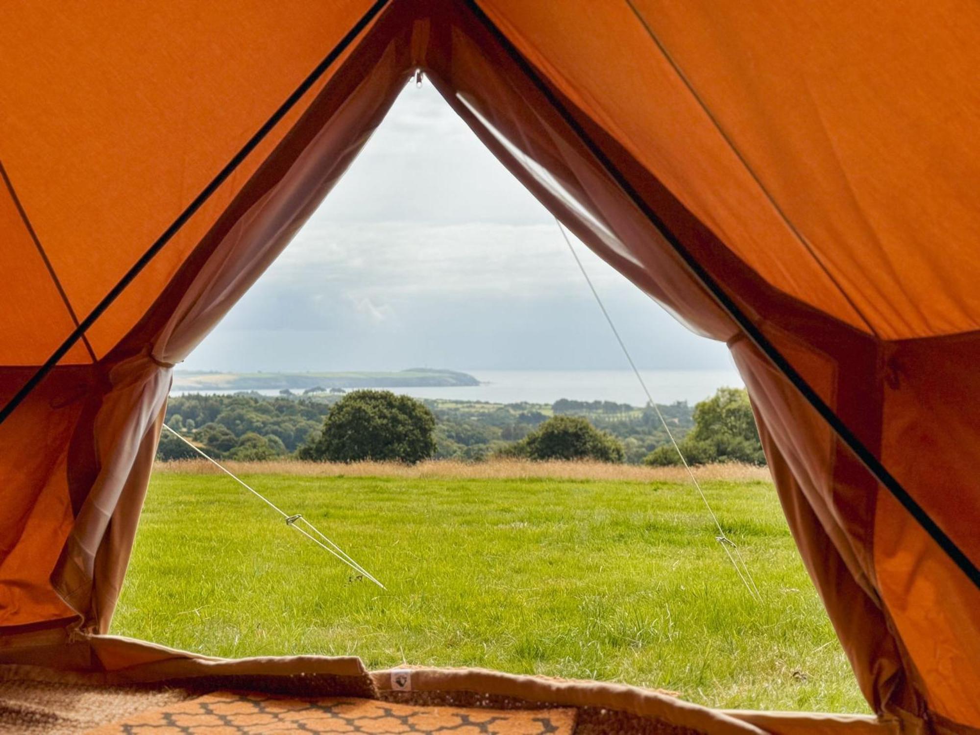 Fully Furnished Bell Tent 3 Карлайон-Бэй Экстерьер фото